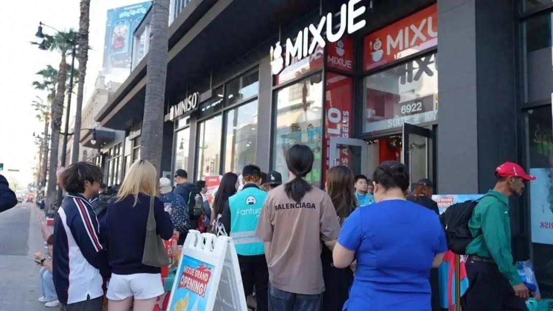 中式茶饮集体“卷”到美国：是去挖金矿，还是跳新坑？
