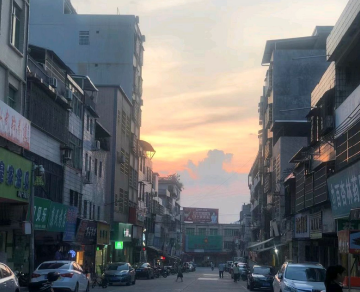 下沉新茶饮“三重变革”：点位、AI、社交场景